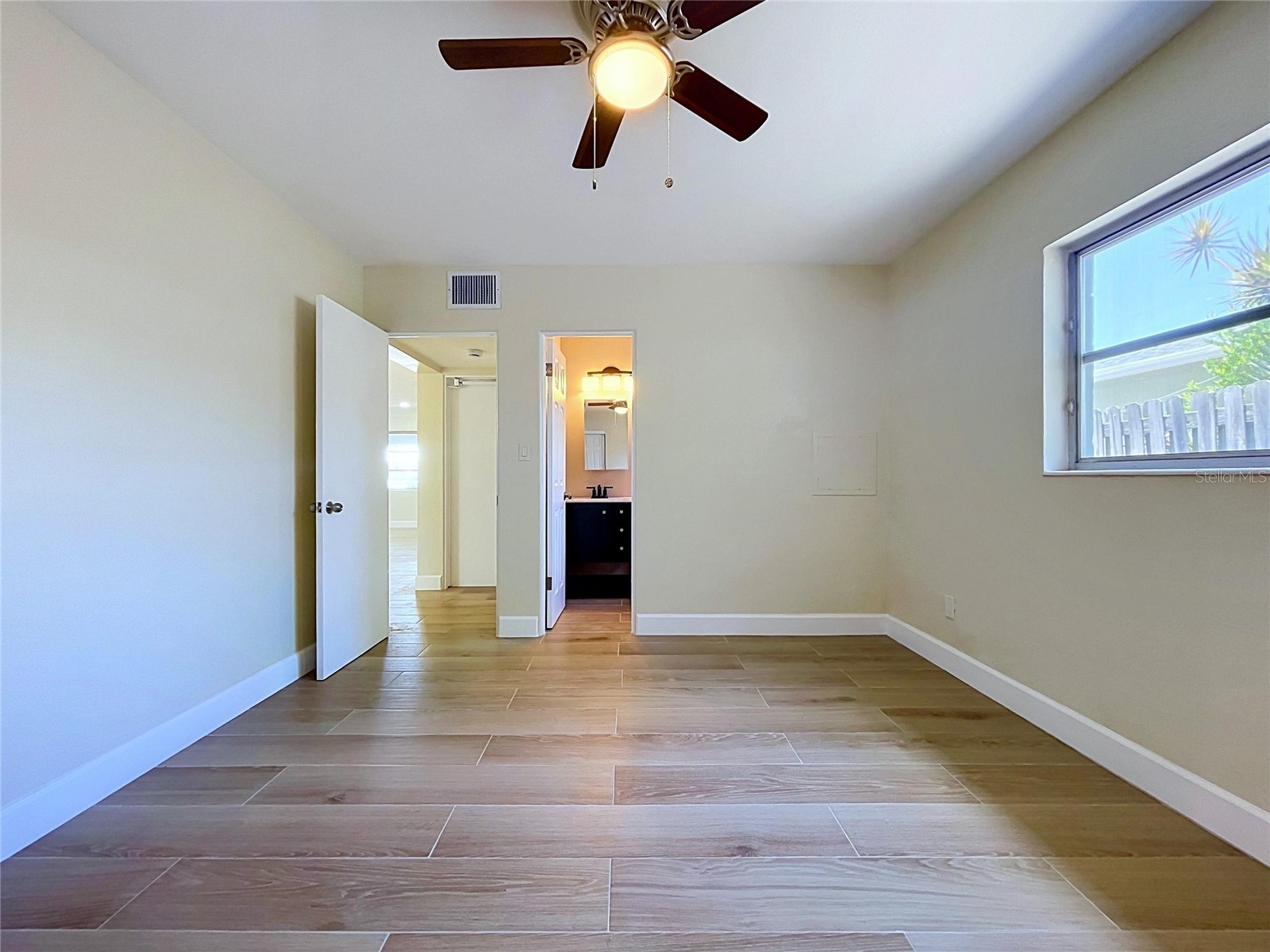 9813 51st Avenue N Saint Petersburg FL 33708 TB8528371 image22