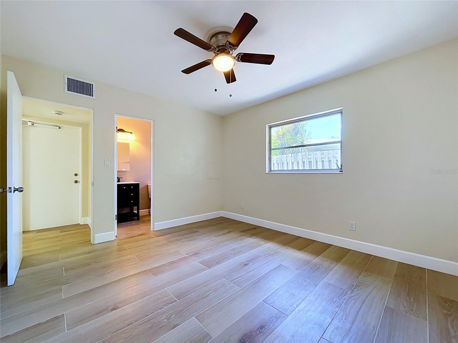 9813 51st Avenue N Saint Petersburg FL 33708 TB8528371 image23