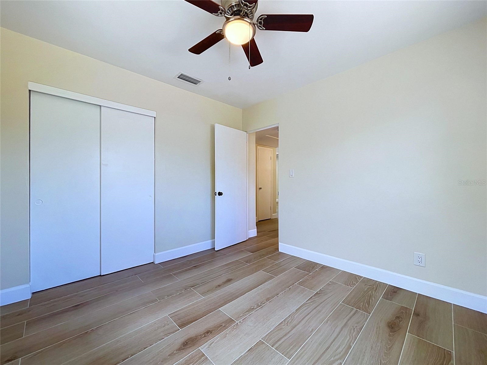 9813 51st Avenue N Saint Petersburg FL 33708 TB8528371 image27