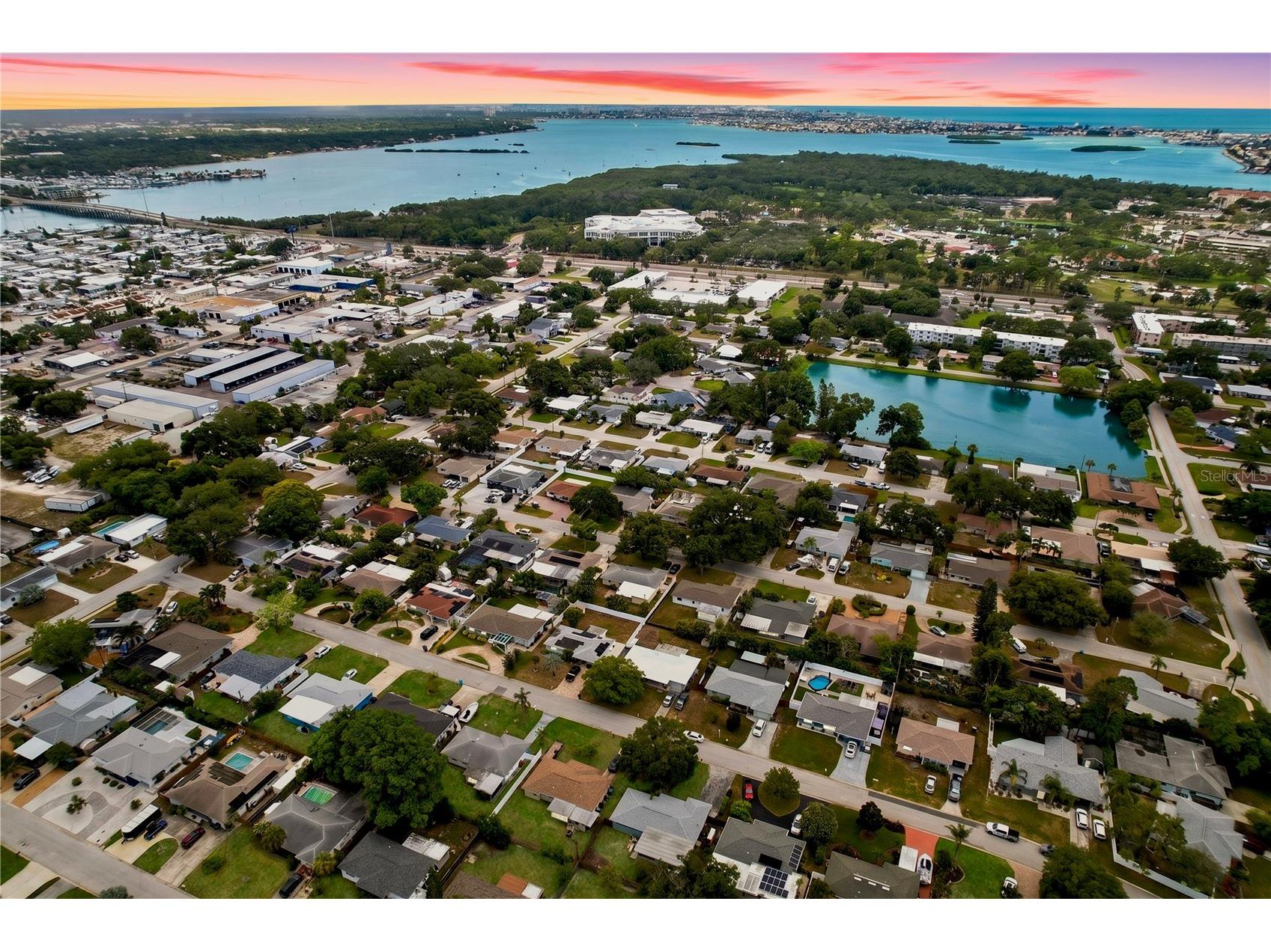 9813 51st Avenue N Saint Petersburg FL 33708 TB8528371 image45