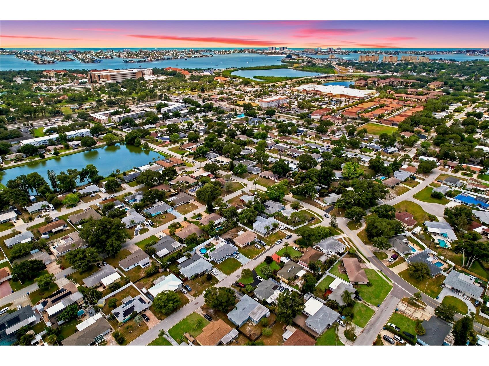 9813 51st Avenue N Saint Petersburg FL 33708 TB8528371 image46