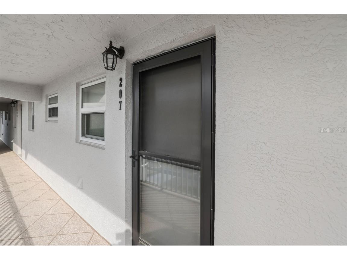 9815 47th Avenue N #207 Saint Petersburg FL 33708 U8233125 image1