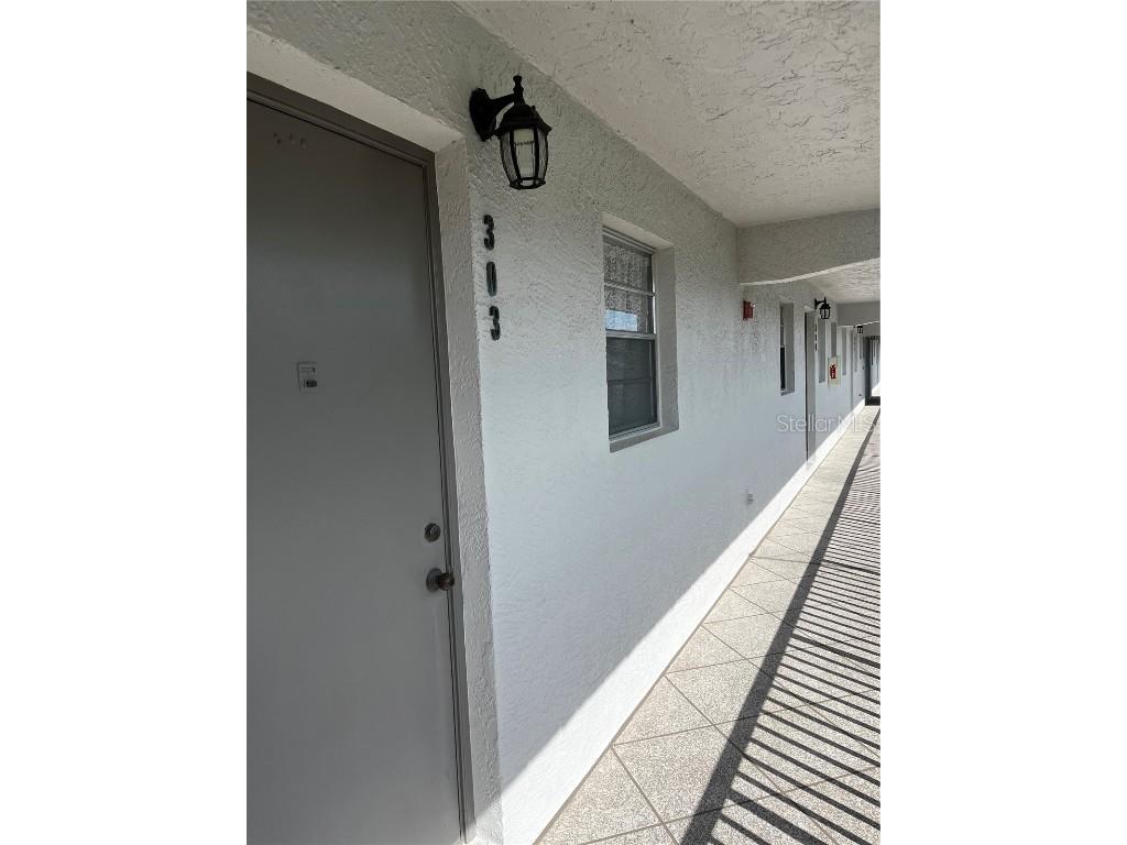 9815 47th Avenue N #303 Saint Petersburg FL 33708 TB8453148 image1