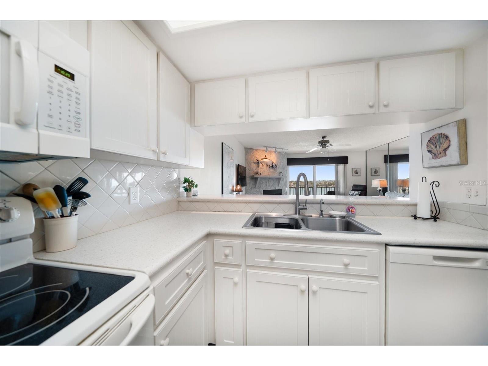 9815 Harrell Avenue #503 Treasure Island FL 33706 - BOCA CIEGA BAY TB8455756 image10