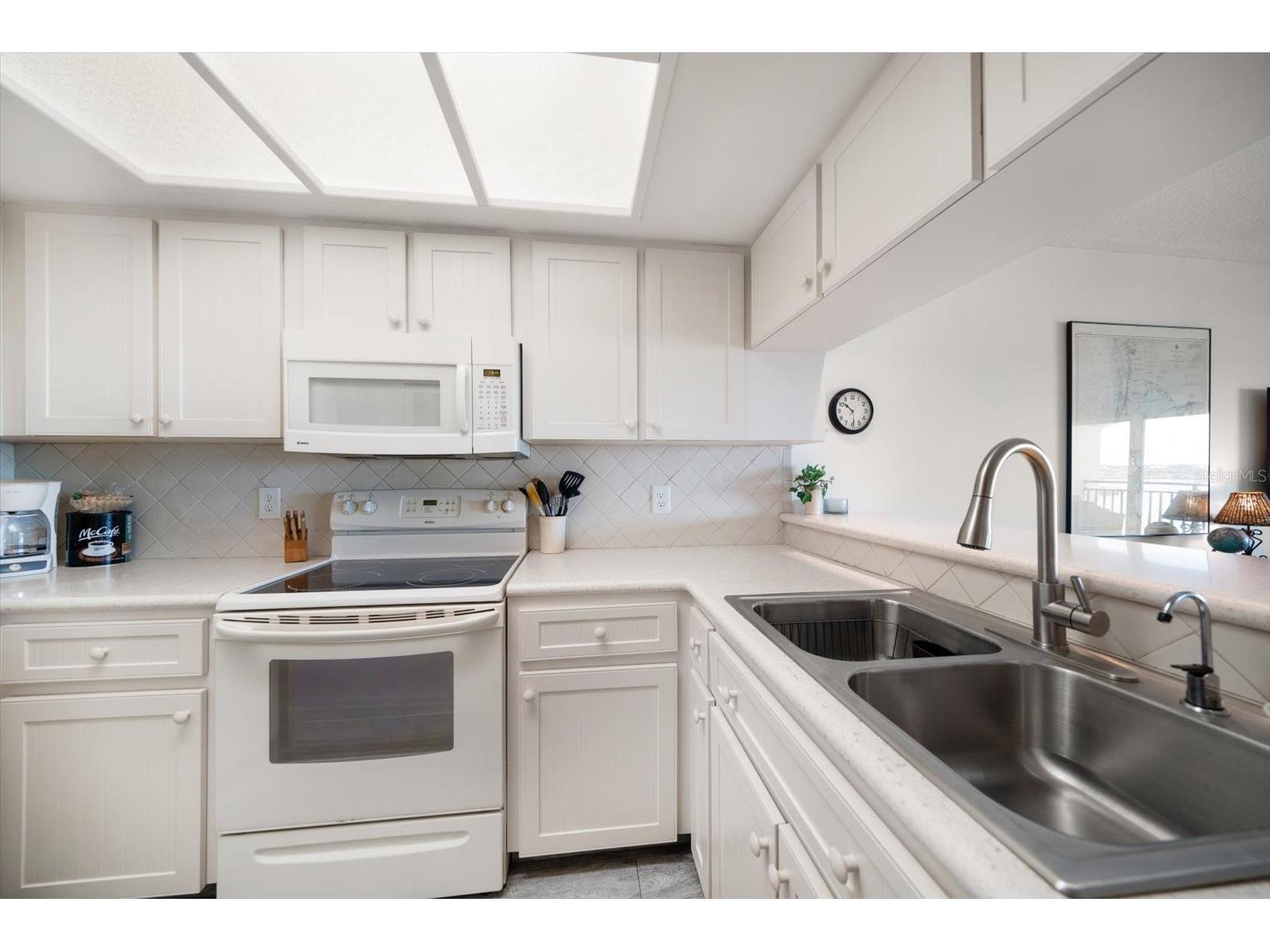 9815 Harrell Avenue #503 Treasure Island FL 33706 - BOCA CIEGA BAY TB8455756 image11