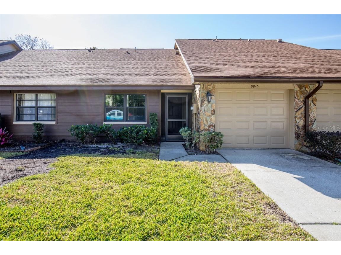 9816 Lake Seminole Drive W Largo FL 33773 U8189187 image1