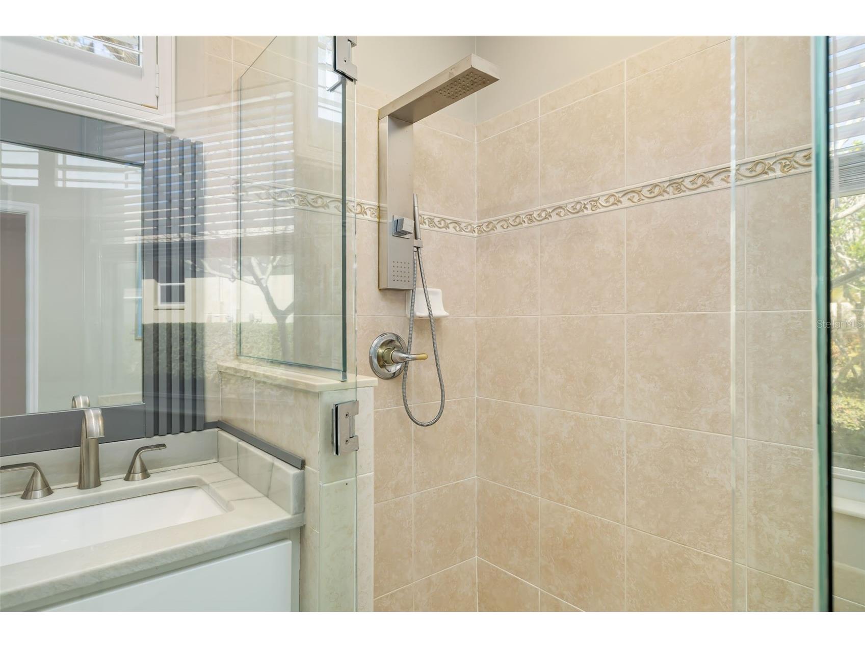 9819 Discovery Terrace Bradenton FL 34212 - 1ST HOLE GOLF COURSE POND A4683912 image24