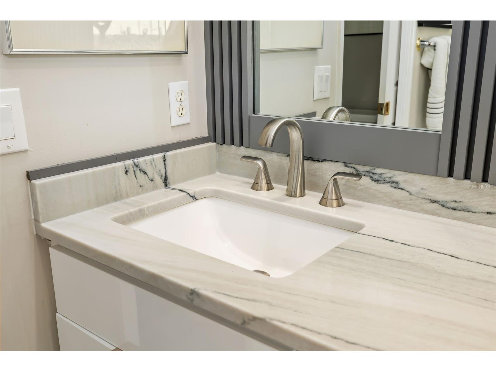 9819 Discovery Terrace Bradenton FL 34212 - 1ST HOLE GOLF COURSE POND A4683912 image25