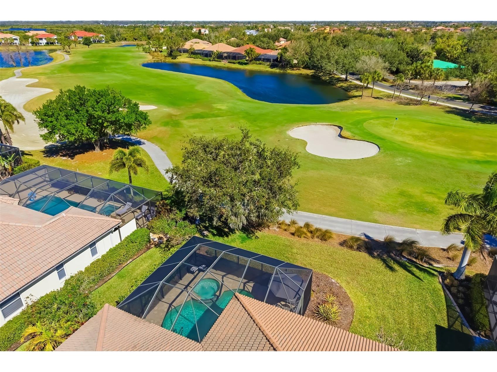 9819 Discovery Terrace Bradenton FL 34212 - 1ST HOLE GOLF COURSE POND A4683912 image5