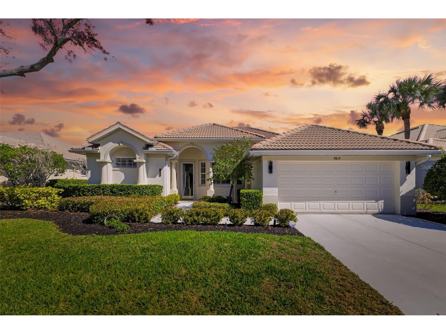 9819 Discovery Terrace Bradenton FL 34212 - 1ST HOLE GOLF COURSE POND A4683912 image61