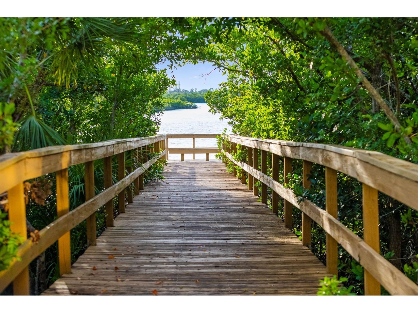 9819 Discovery Terrace Bradenton FL 34212 - 1ST HOLE GOLF COURSE POND A4683912 image80