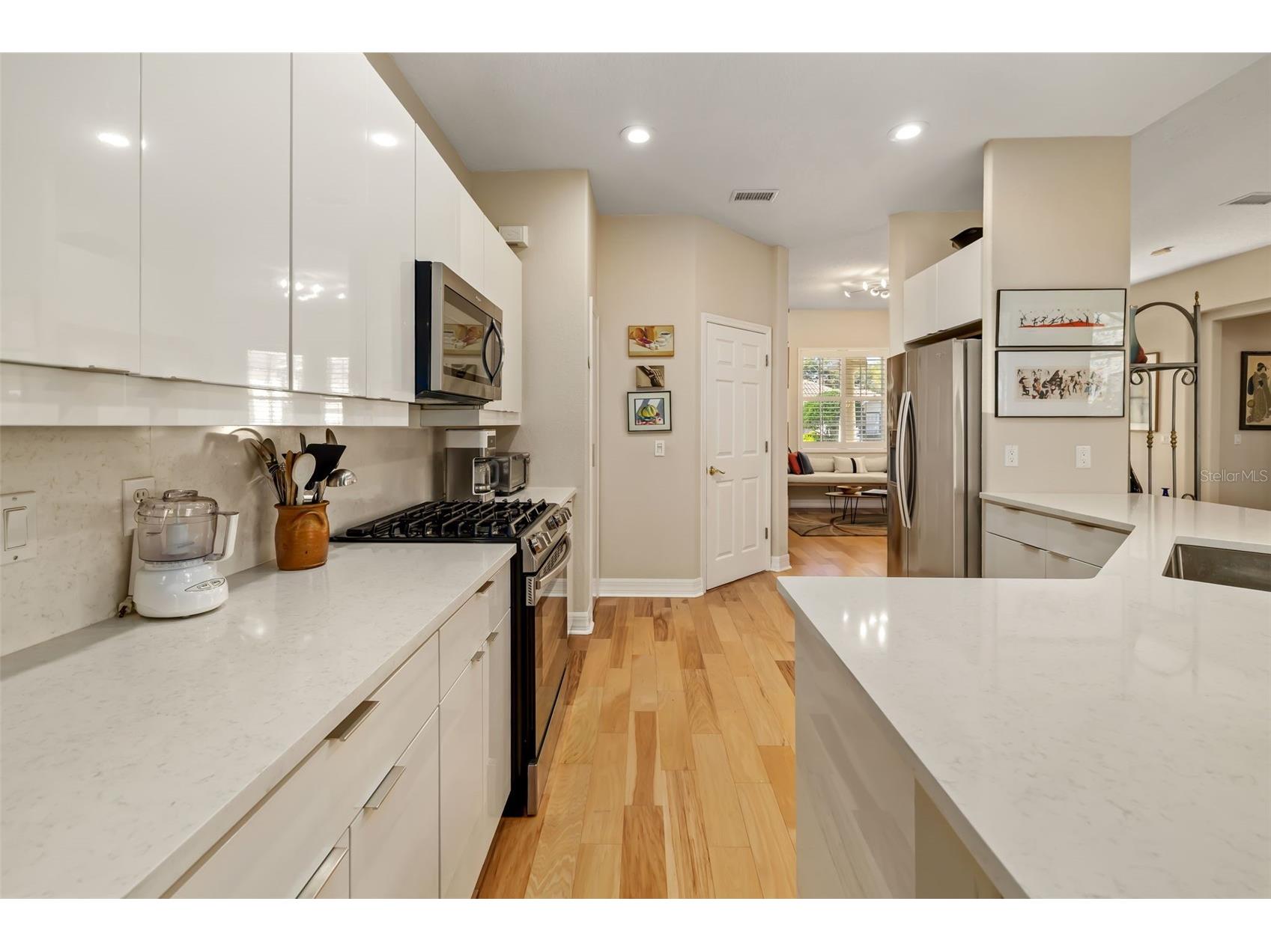 9819 Discovery Terrace Bradenton FL 34212 - 1ST HOLE GOLF COURSE POND A4683912 image9