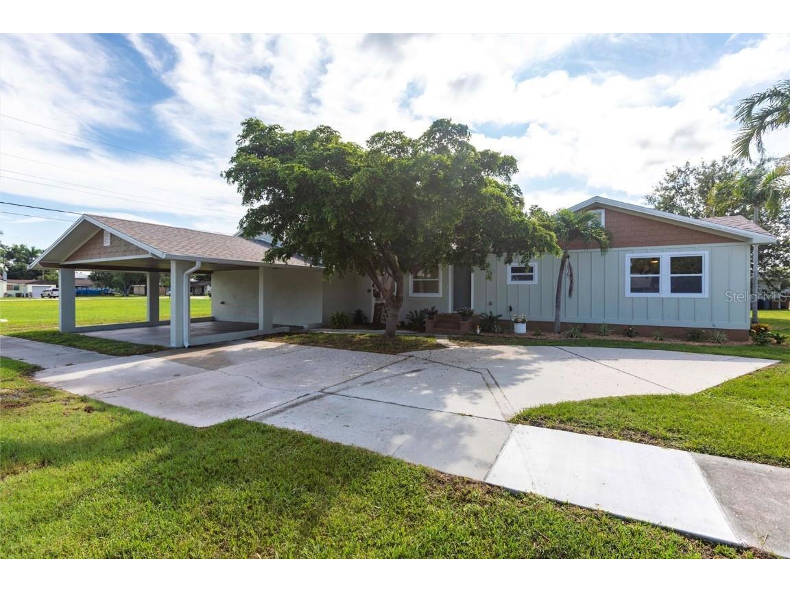 982 Narranja Street Punta Gorda FL 33950 C7512375 image1
