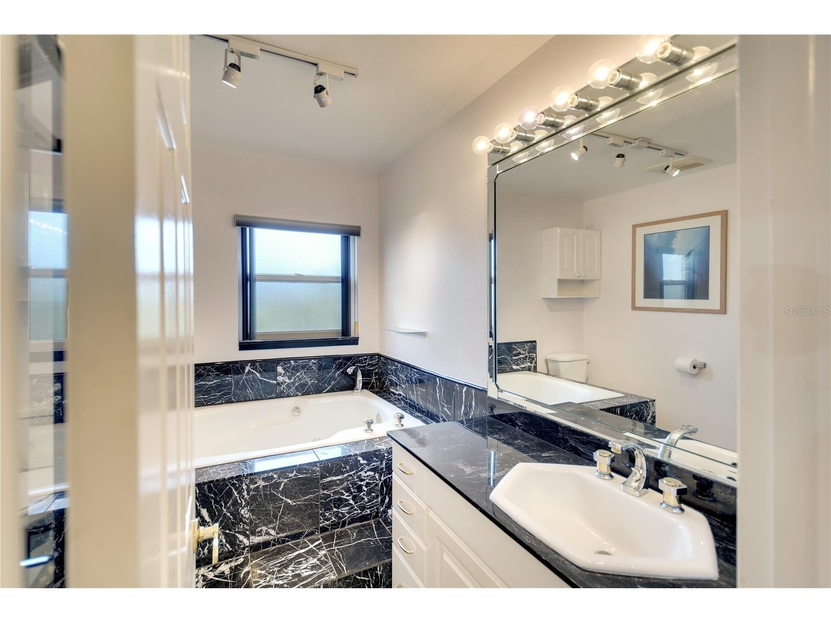 9820 Royal Palm Drive Bradenton FL 34210 A4680979 image7