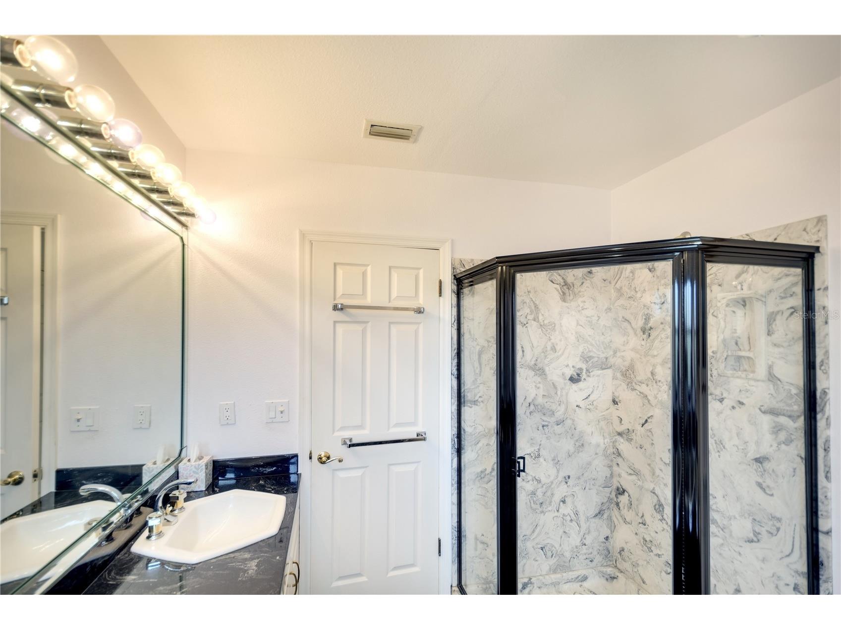 9820 Royal Palm Drive Bradenton FL 34210 A4680979 image8