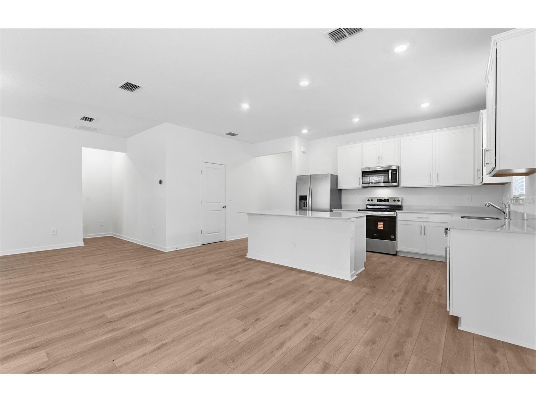 9821 Redwood Heights Loop Thonotosassa FL 33592 TB8477830 image7