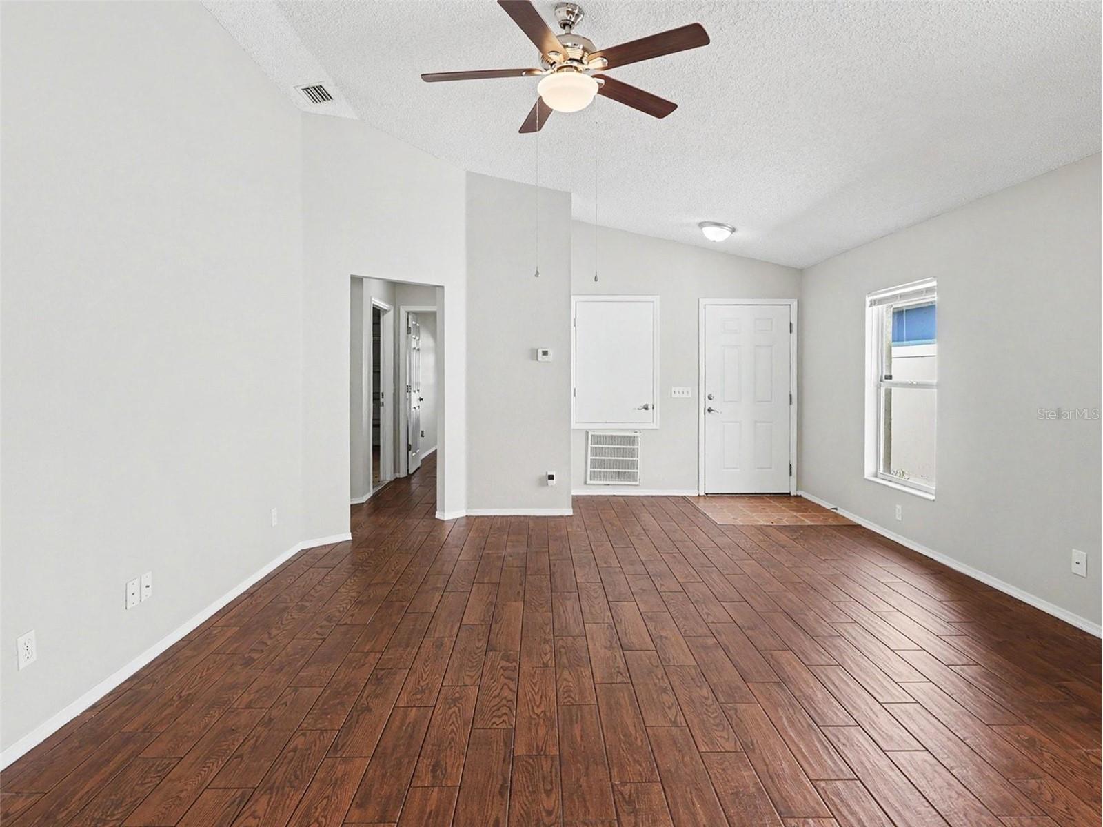 9823 Morris Glen Way Tampa FL 33637 O6412837 image4