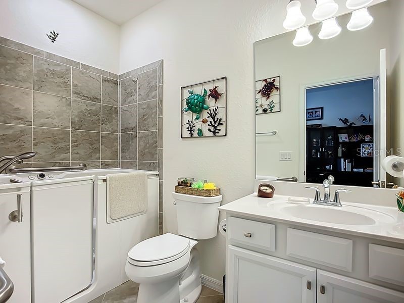 9824 Hilltop Drive Venice FL 34292 N6140560 image25