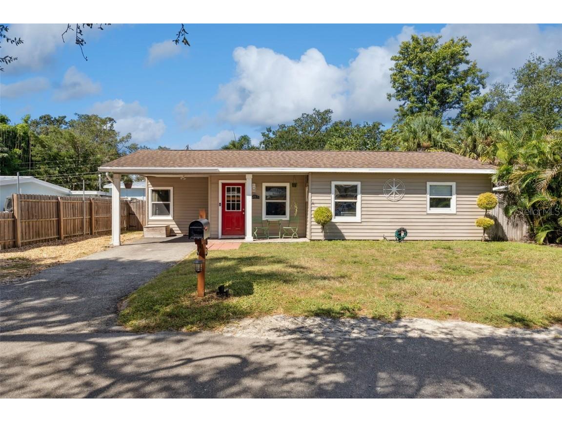 983 Brookwood Ct S Saint Petersburg FL 33707 TB8433333 image1