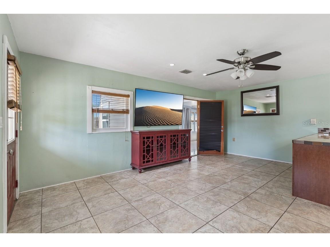 983 Brookwood Ct S Saint Petersburg FL 33707 TB8433333 image5