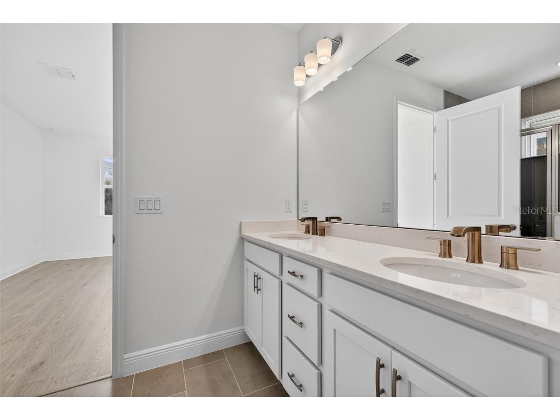 983 Fiesta Key Circle Lady Lake FL 32159 S5139228 image19