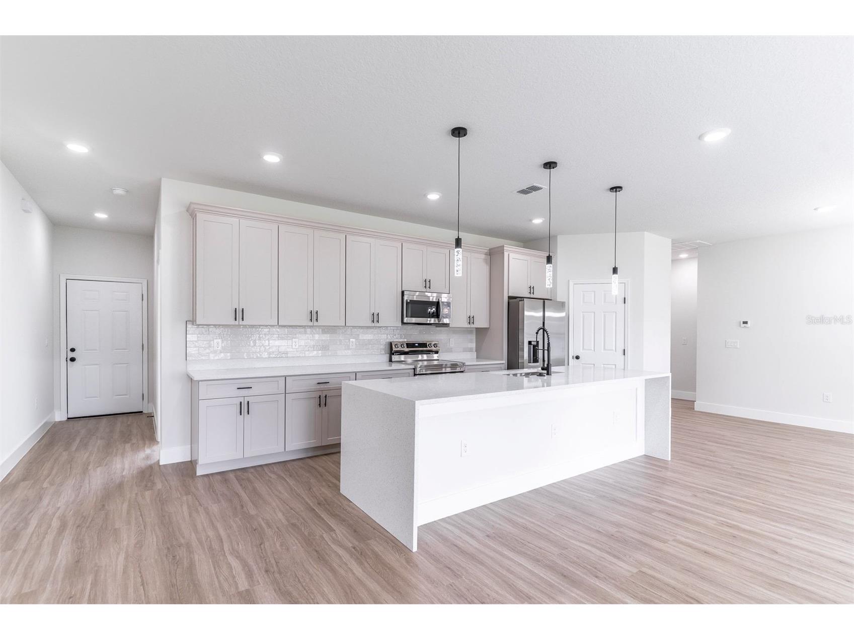 983 Pace Drive NW Palm Bay FL 32907 O6384293 image8