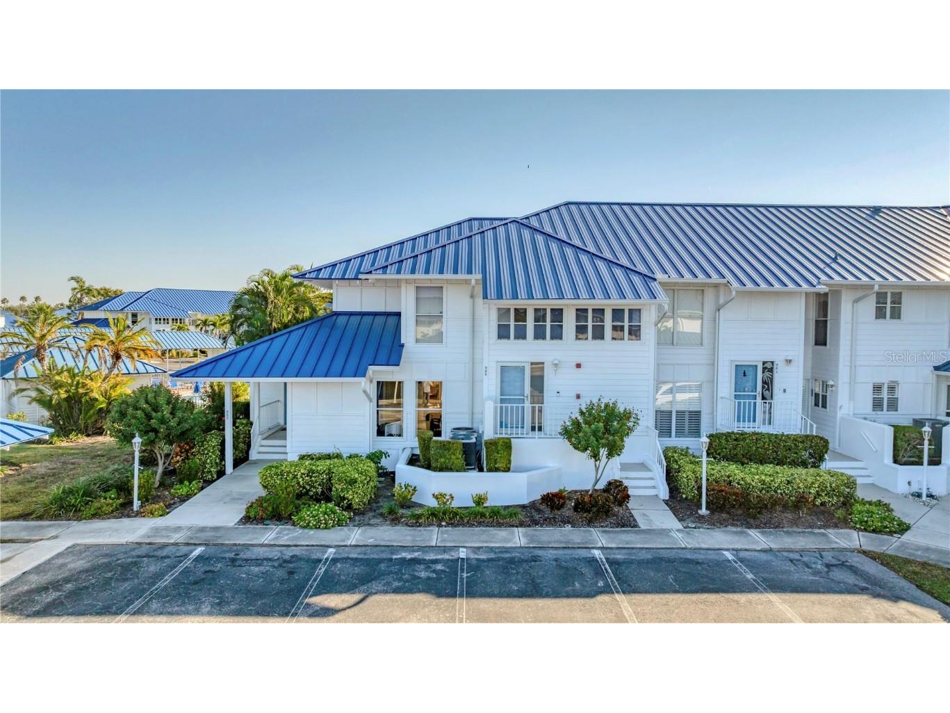 983 Sandpiper Circle Bradenton FL 34209 A4673421 image1