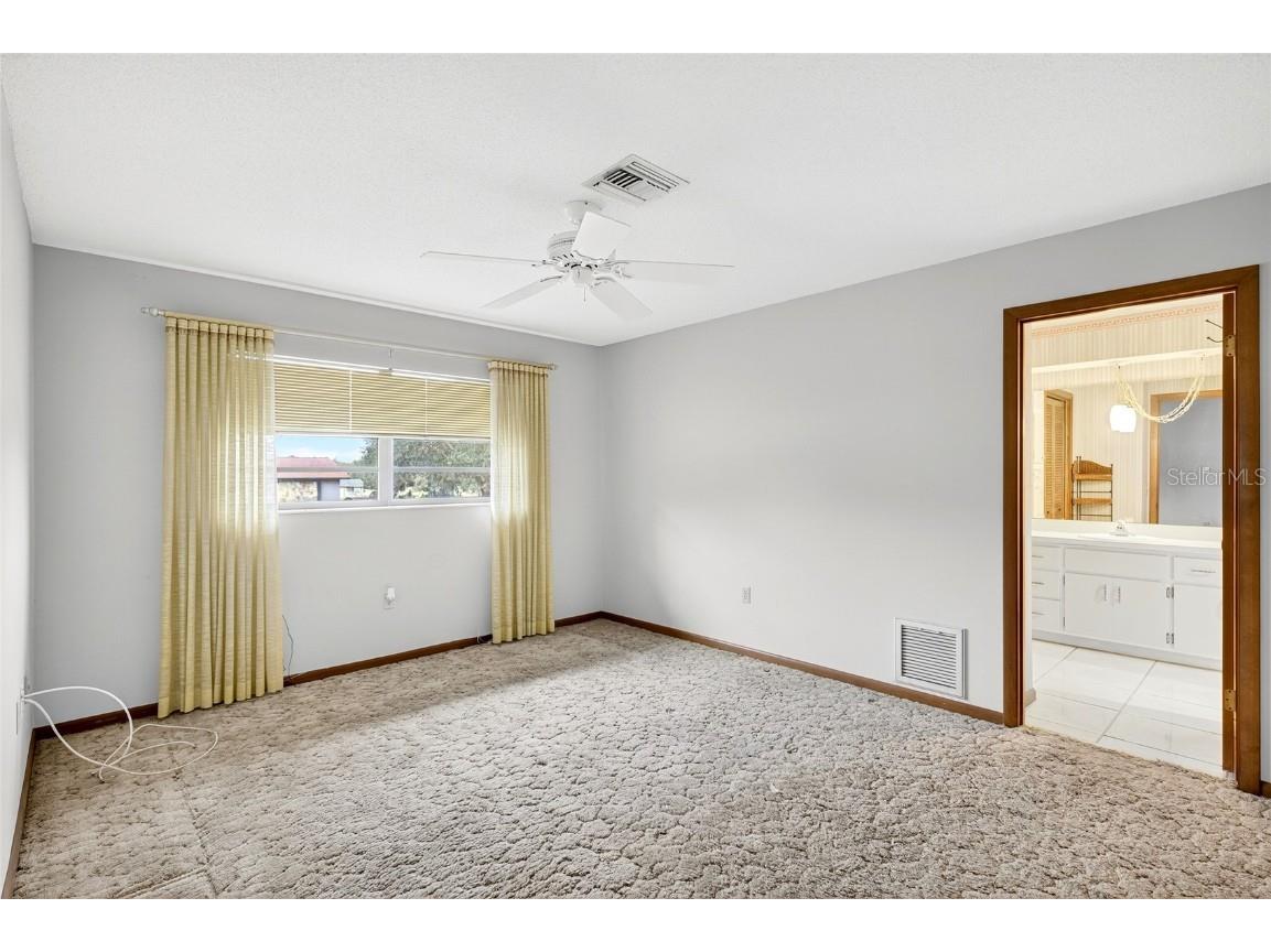 9835 Wedgewood Lane Leesburg FL 34788 OM710992 image25