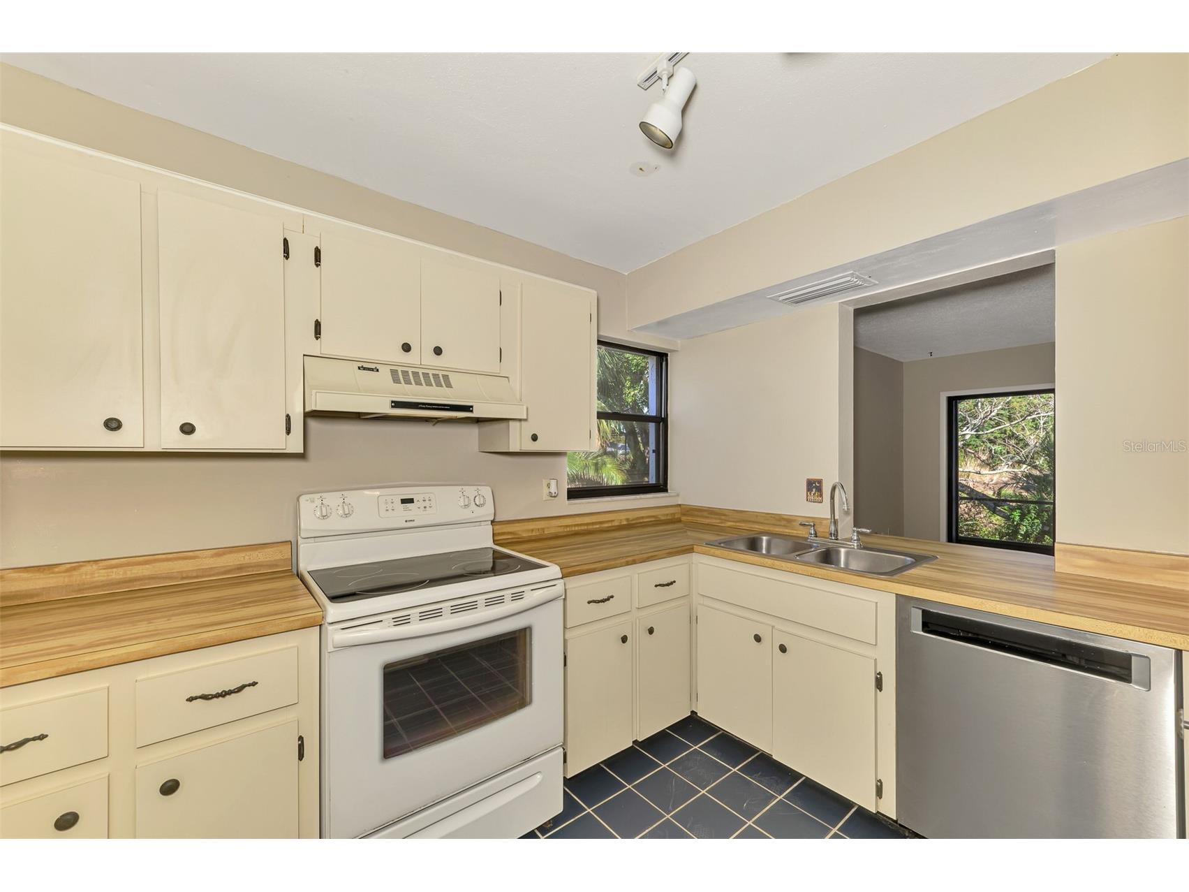 984 N Beneva Road #T7 Sarasota FL 34232 A4682820 image17