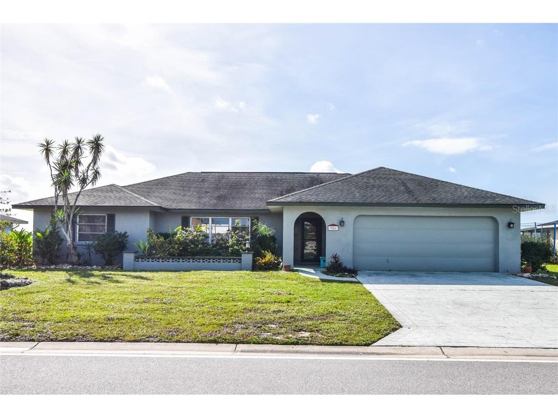 984 N Gondola Drive Venice FL 34293 - CLAW LAKE N6130392 image1