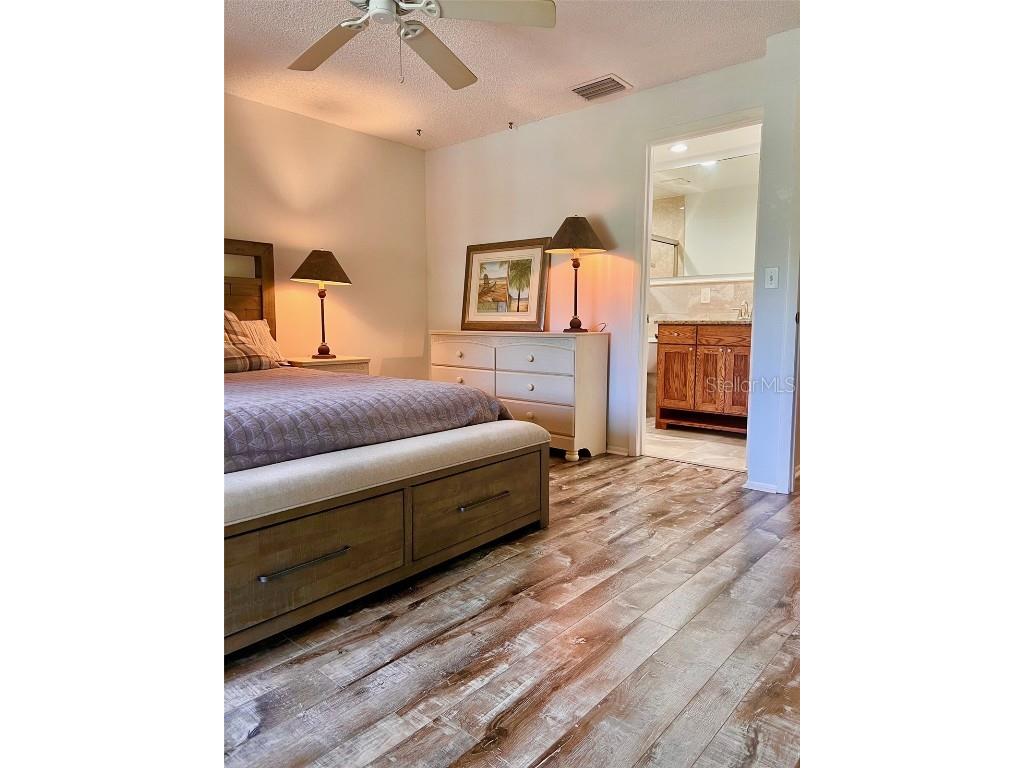 984 Sunridge Drive #J3 Sarasota FL 34234 A4662648 image16