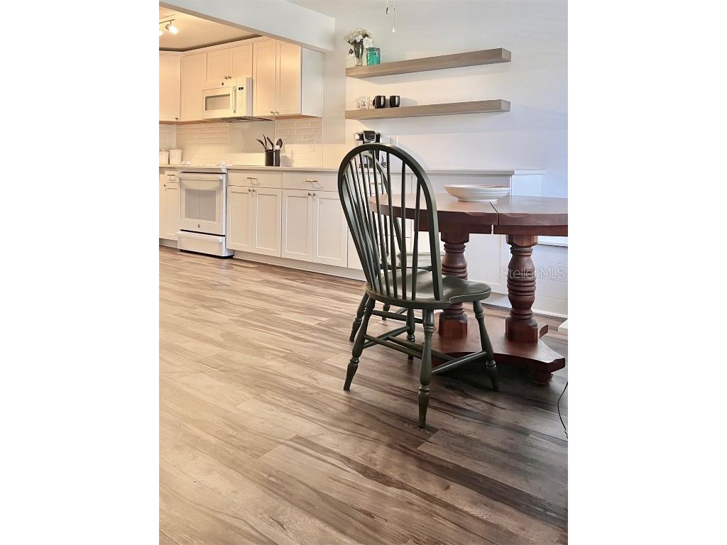 984 Sunridge Drive #J3 Sarasota FL 34234 A4662648 image5