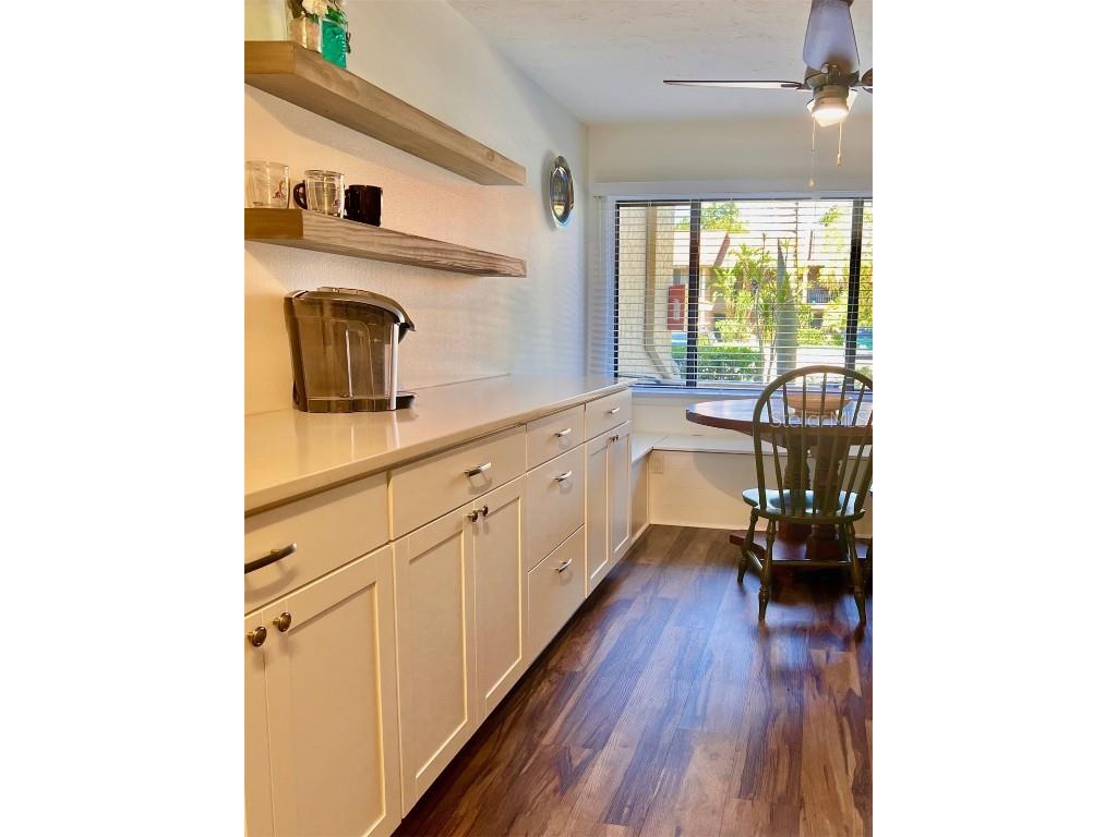 984 Sunridge Drive #J3 Sarasota FL 34234 A4662648 image6