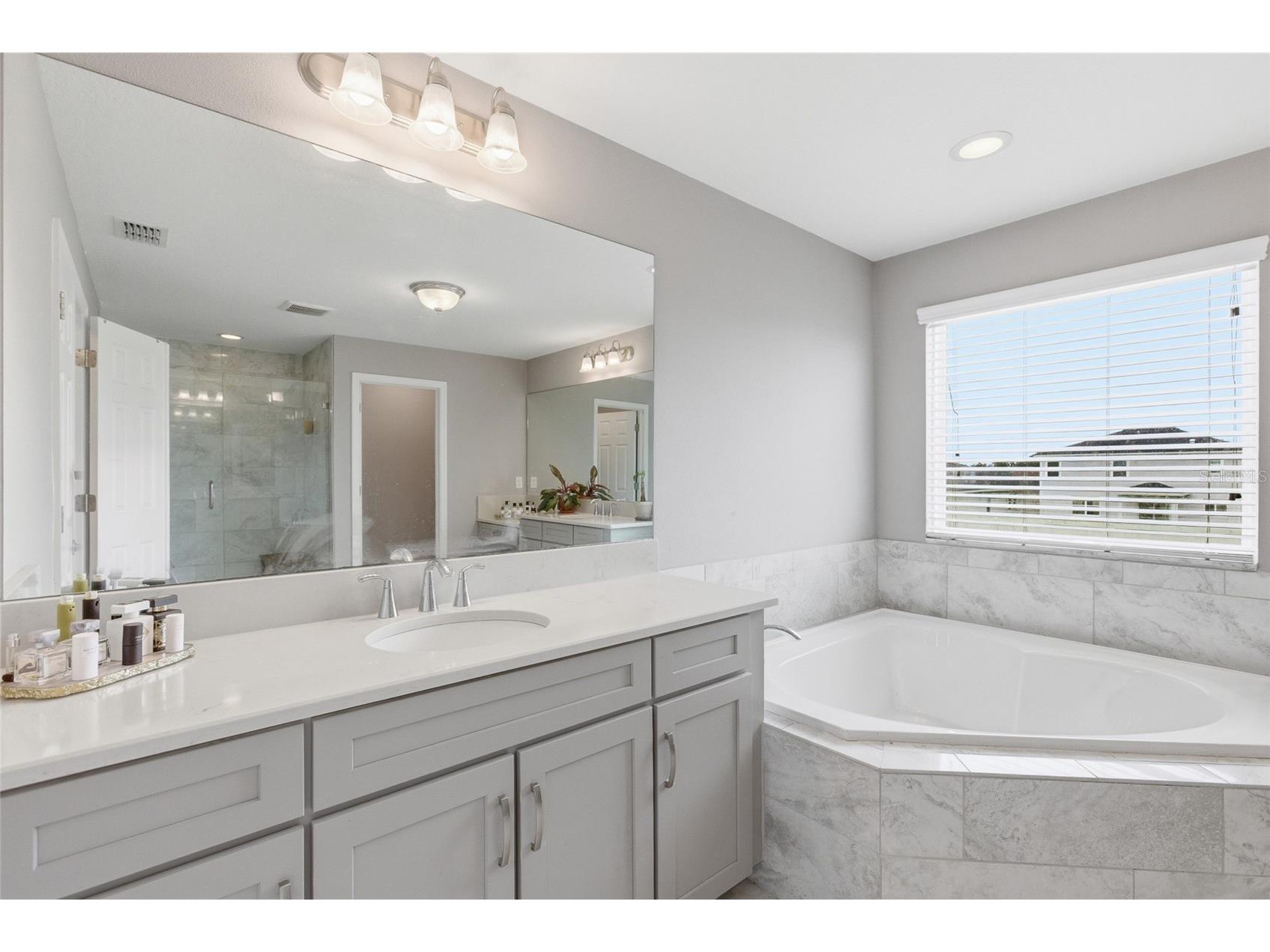 9844 Cabernet Avenue Seffner FL 33584 TB8512272 image31