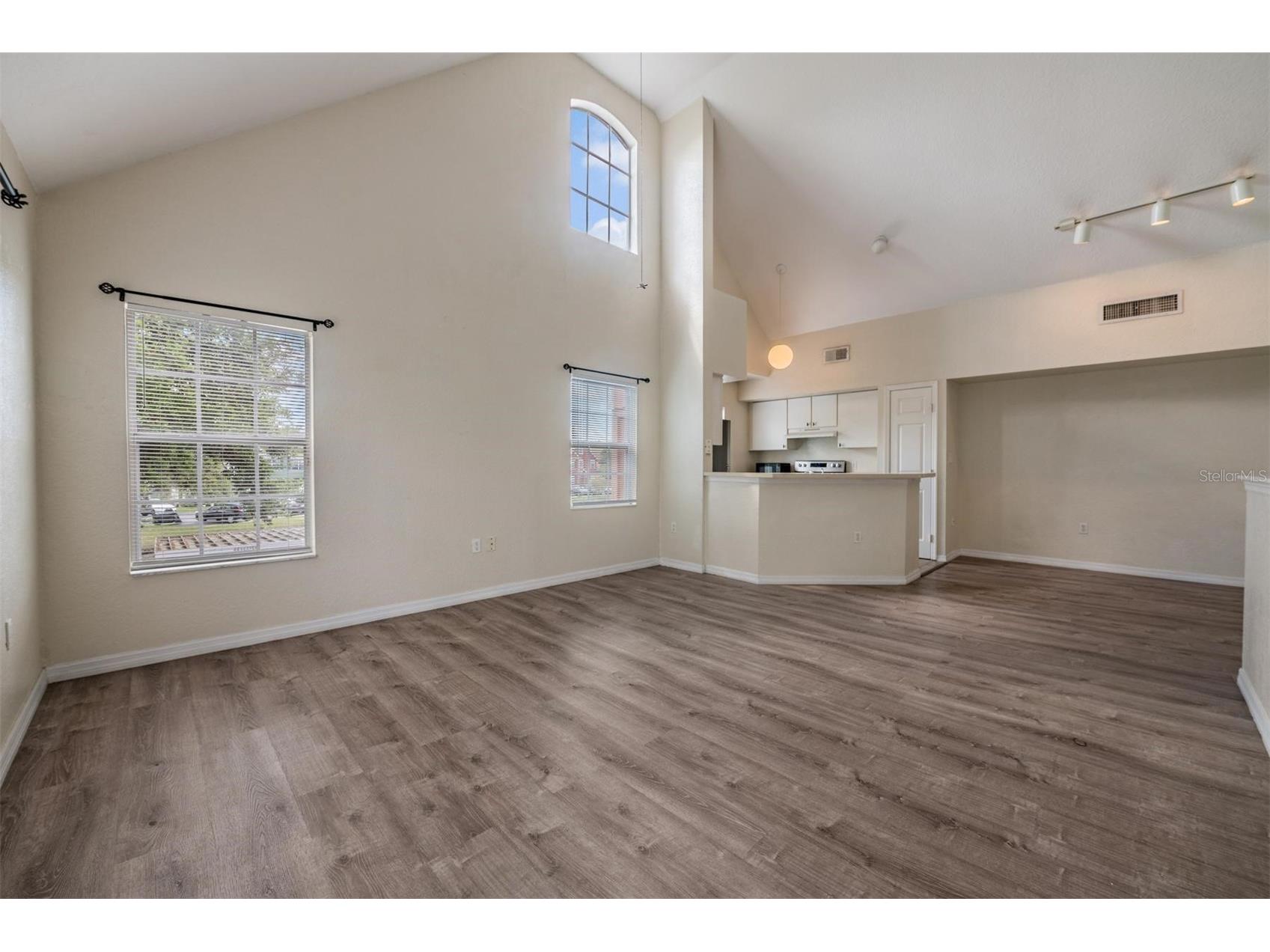 9846 Lake Chase Island Way Tampa FL 33626 TB8486048 image10