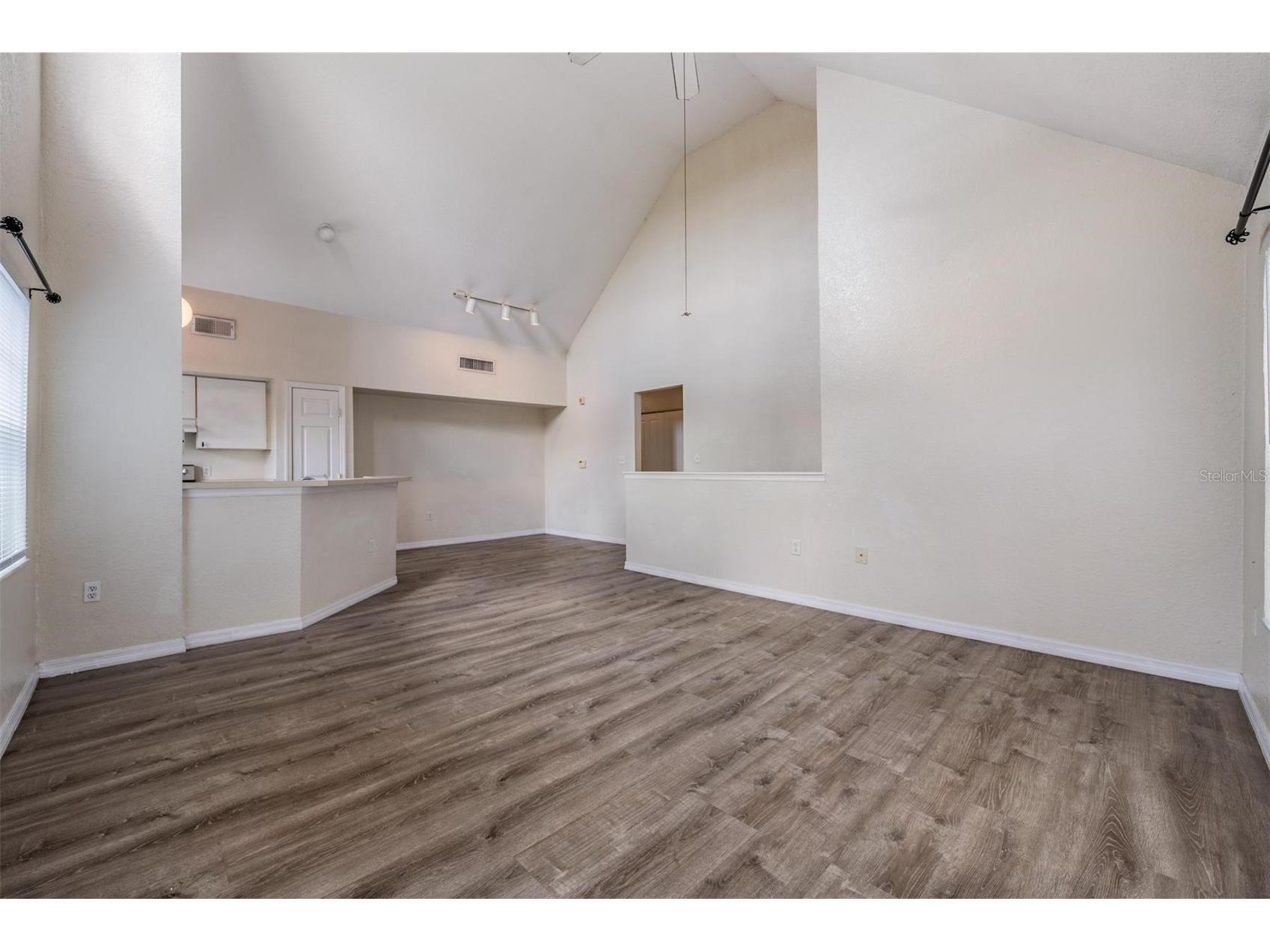 9846 Lake Chase Island Way Tampa FL 33626 TB8486048 image11