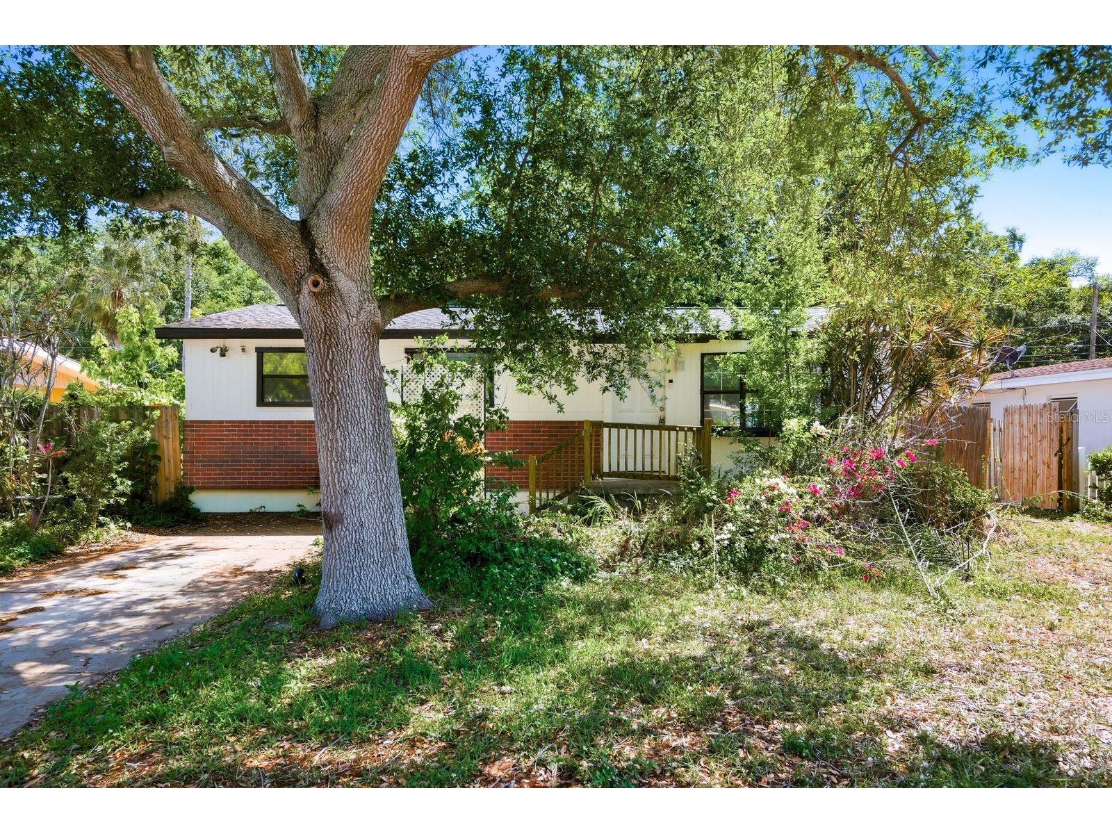 985 Cedarwood Avenue Dunedin FL 34698 TB8493259 image1