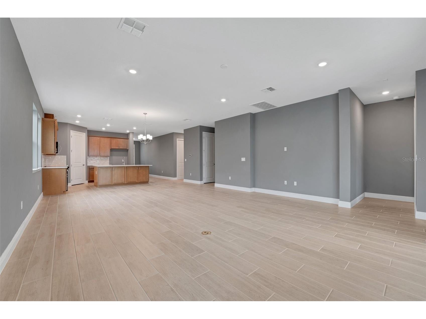 985 Fiesta Key Circle Lady Lake FL 32159 G5107231 image17