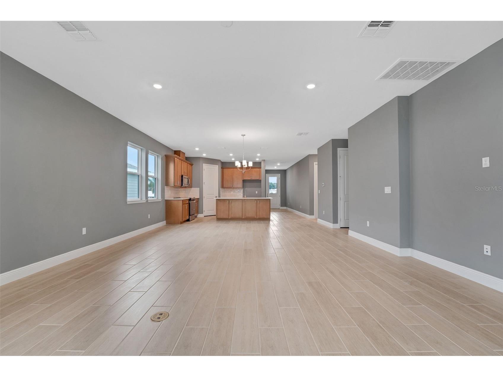 985 Fiesta Key Circle Lady Lake FL 32159 G5107231 image18
