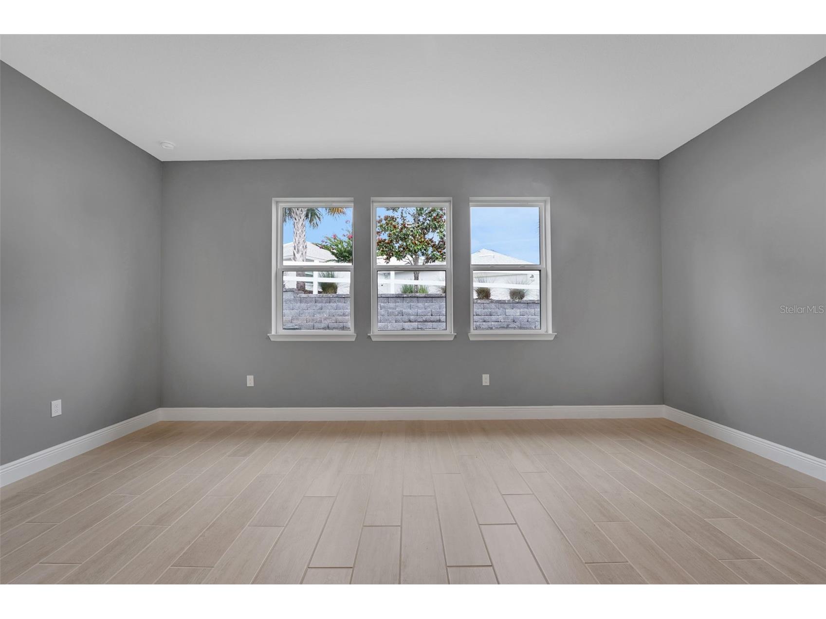 985 Fiesta Key Circle Lady Lake FL 32159 G5107231 image20