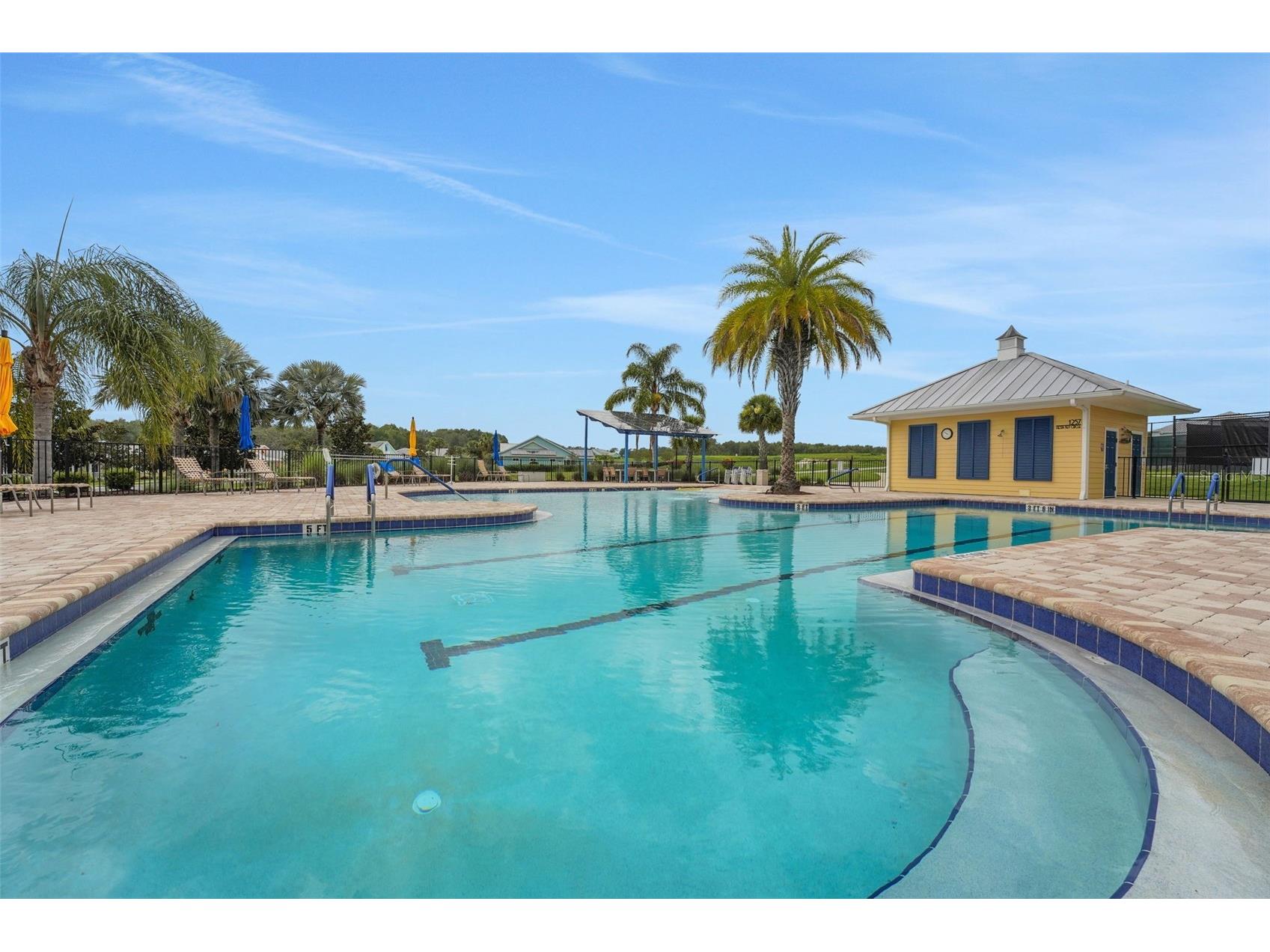 985 Fiesta Key Circle Lady Lake FL 32159 G5107231 image45