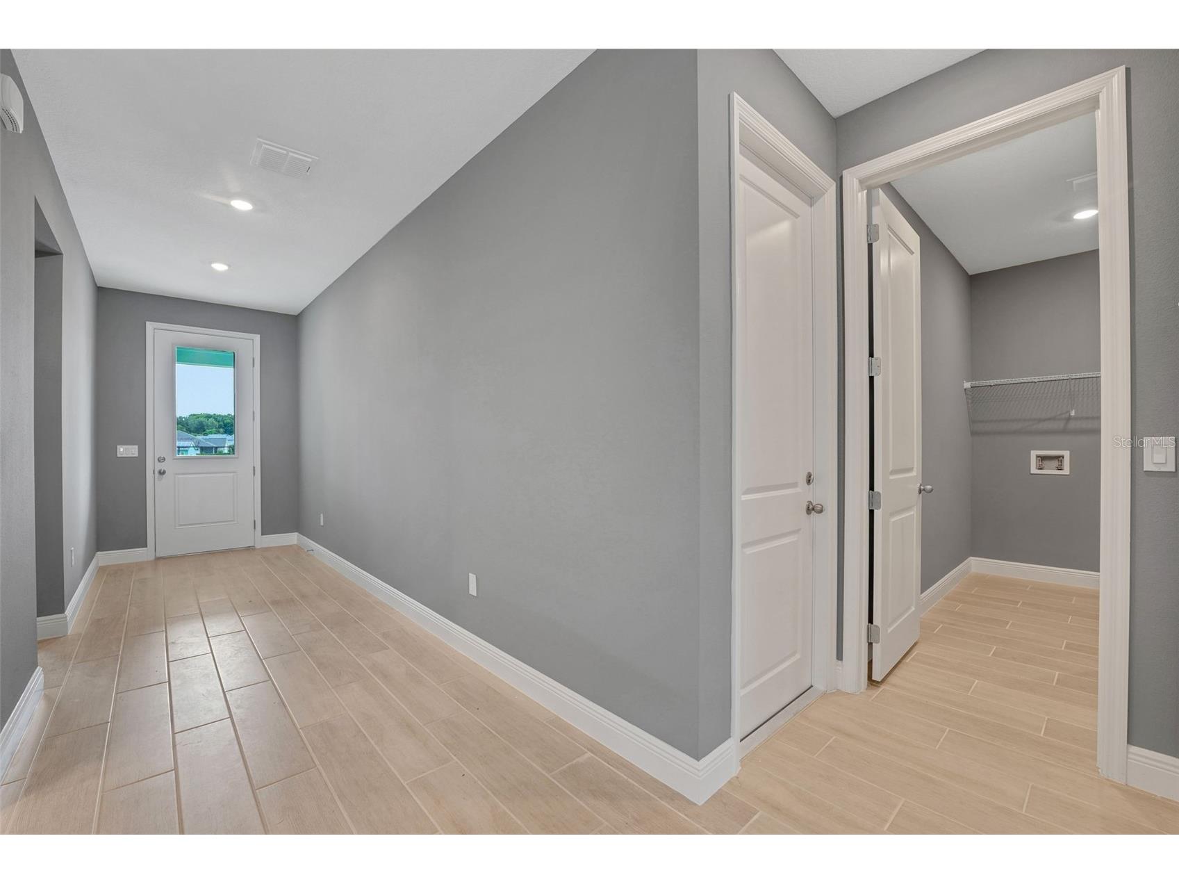 985 Fiesta Key Circle Lady Lake FL 32159 G5107231 image8