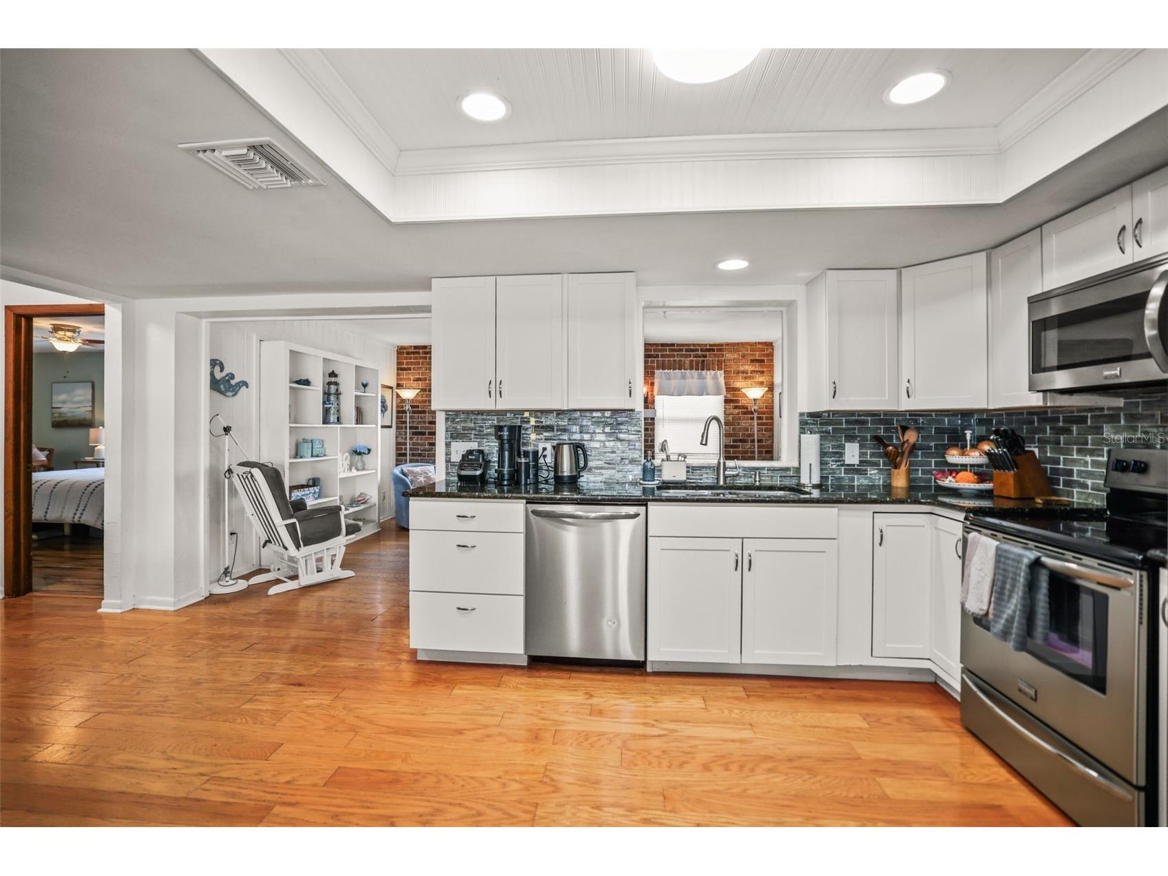 985 Gulf View Boulevard Dunedin FL 34698 TB8488770 image2