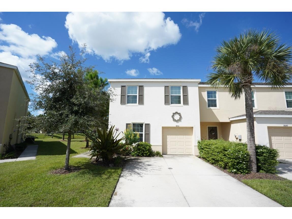 9851 Hound Chase Drive Gibsonton FL 33534 T3333265 image1