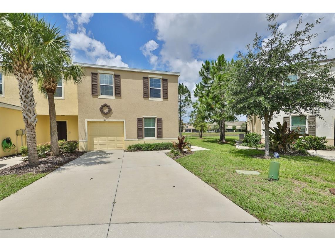 9855 Hound Chase Drive Gibsonton FL 33534 T3450587 image1