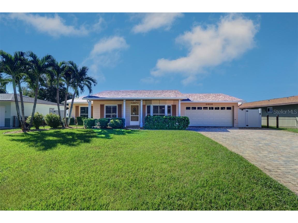 9856 49th Avenue N Saint Petersburg FL 33708 U8215441 image1
