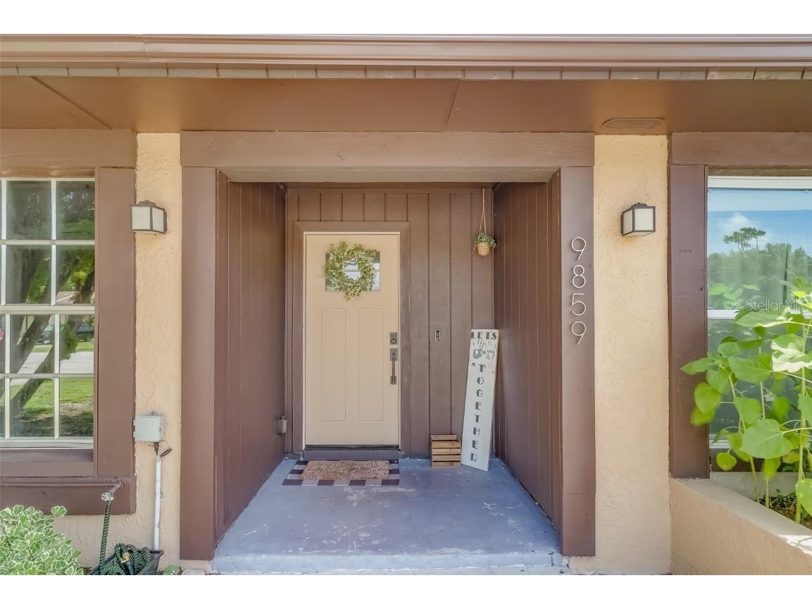 9859 88th Street Largo FL 33777 U8249604 image1