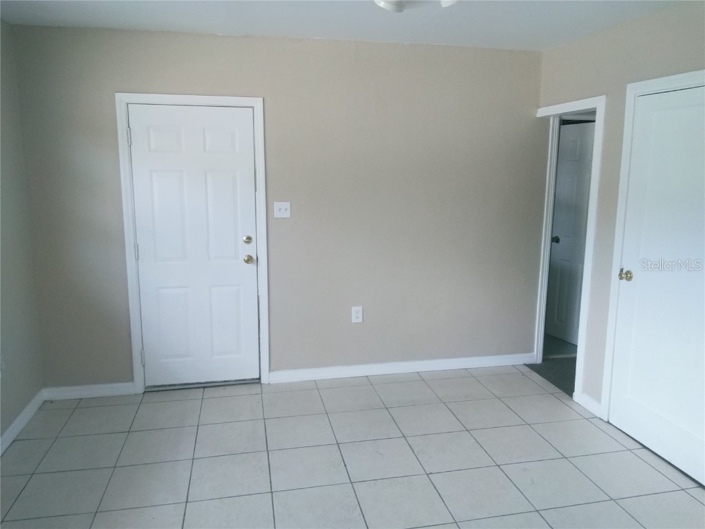 986 22nd Avenue S #2 Saint Petersburg FL 33705 TB8403726 image4