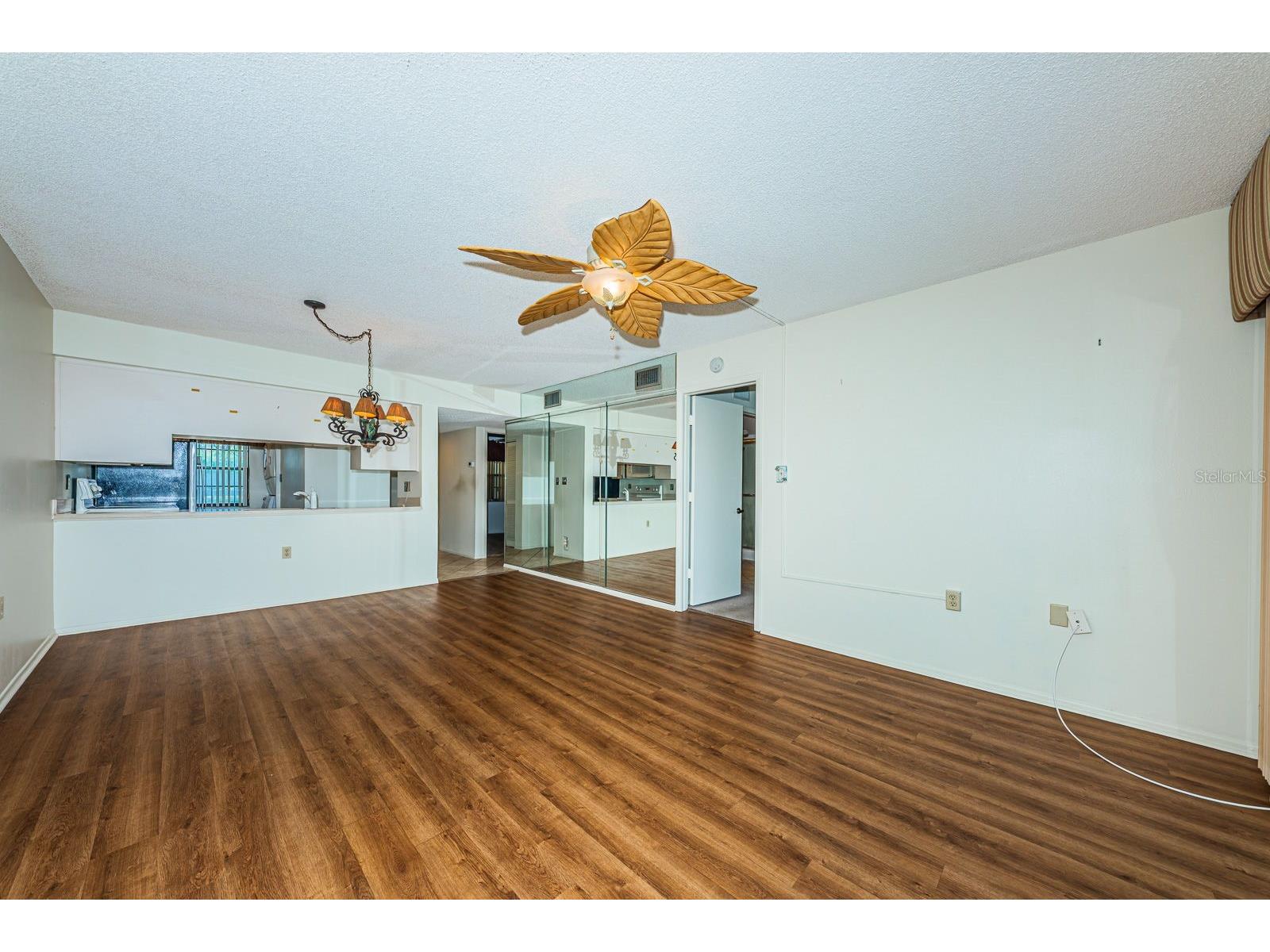 9860 62nd Terrace N #1025 Saint Petersburg FL 33708 TB8491615 image11
