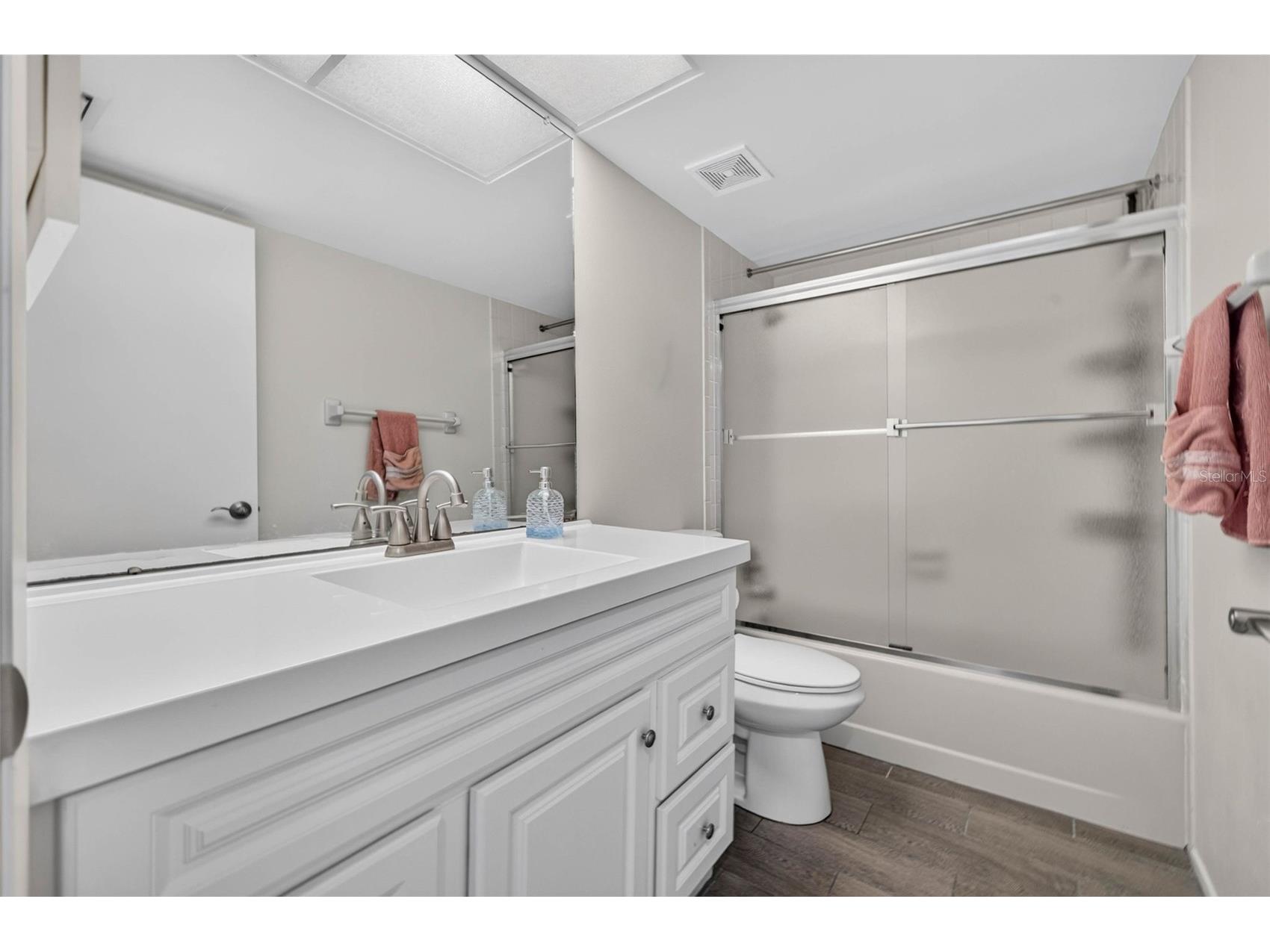 9860 62nd Terrace N #1048 Saint Petersburg FL 33708 TB8531854 image12